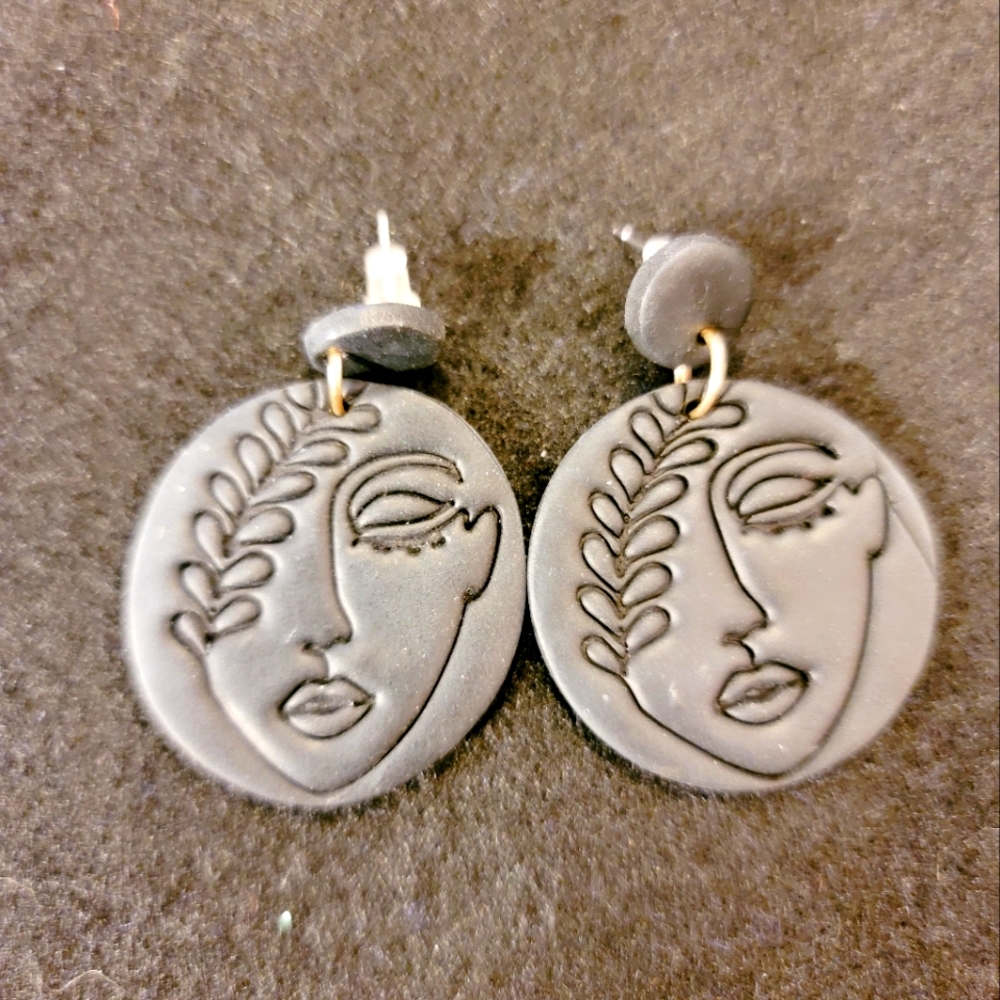 Vine Lady Handmade Earrings Black, posts